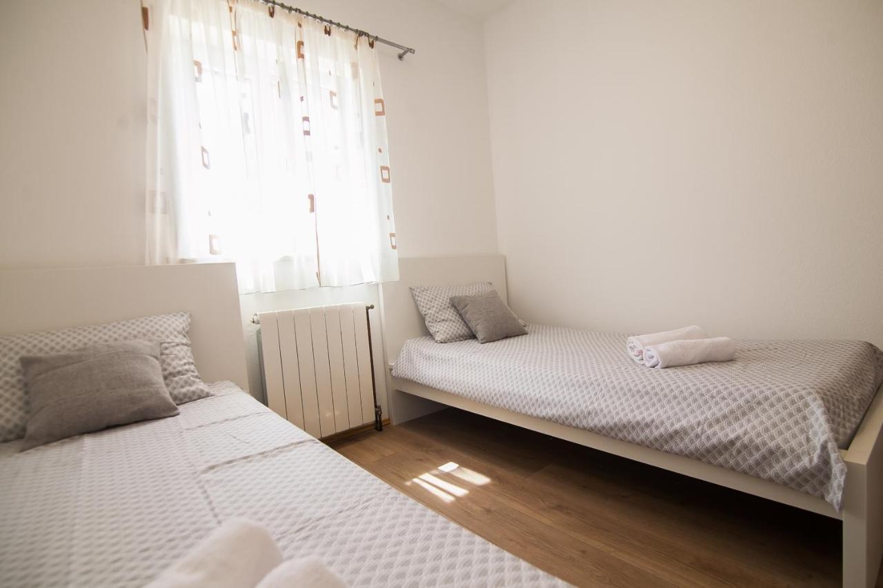 Domus Apartments 볼 외부 사진